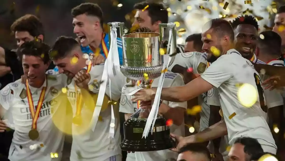 Los jugadores del Real Madrid celebrando la Copa del Rey
